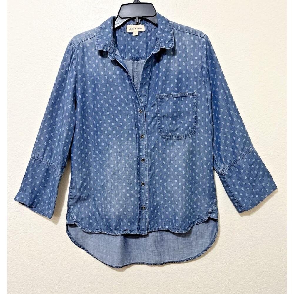 Anthropologie CLOTH & STONE Blue Chambray Dotted Button Front Shirt Hi-Lo Hem S